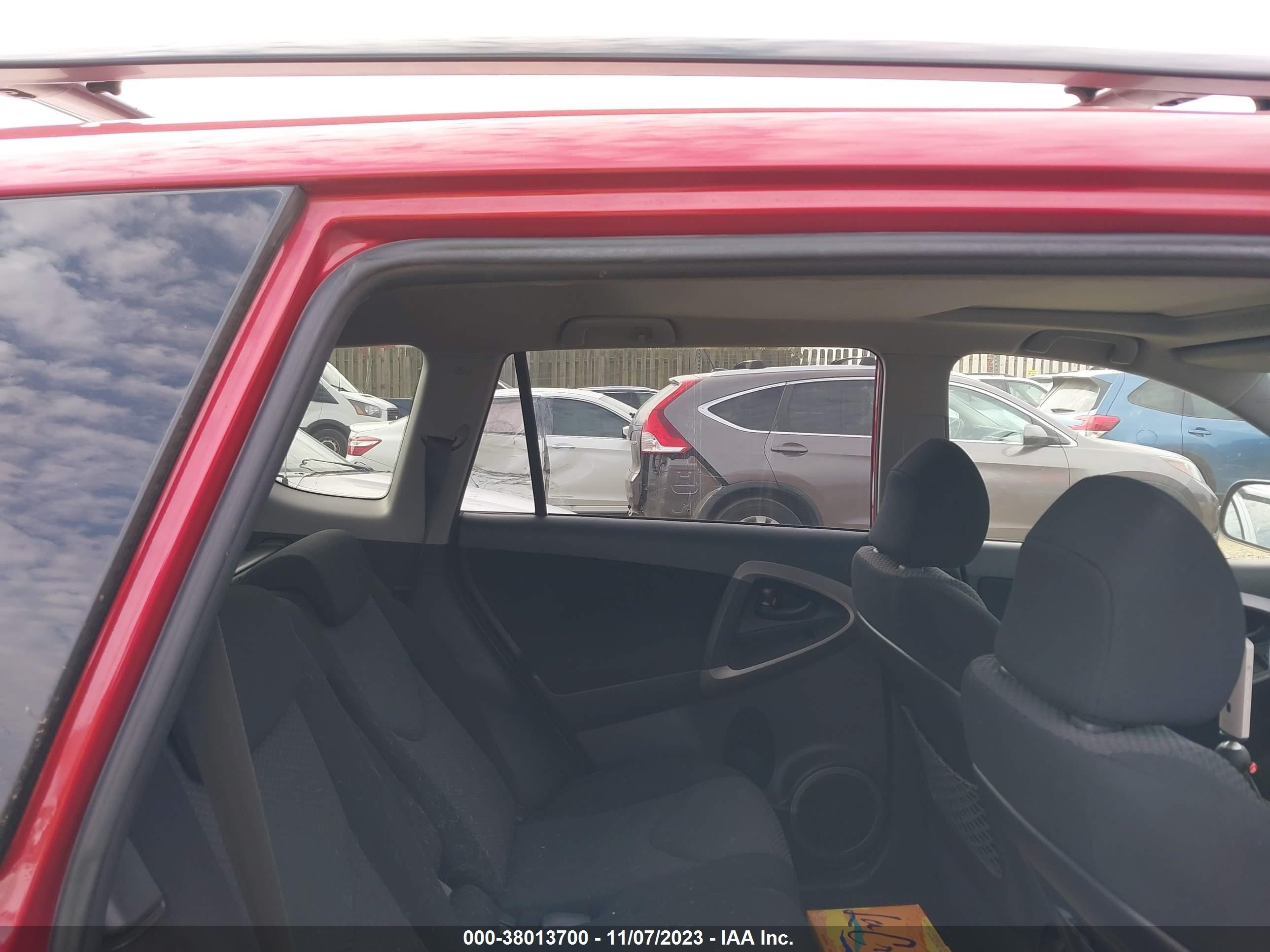 Photo 7 VIN: JTMBK32V976018405 - TOYOTA RAV 4 