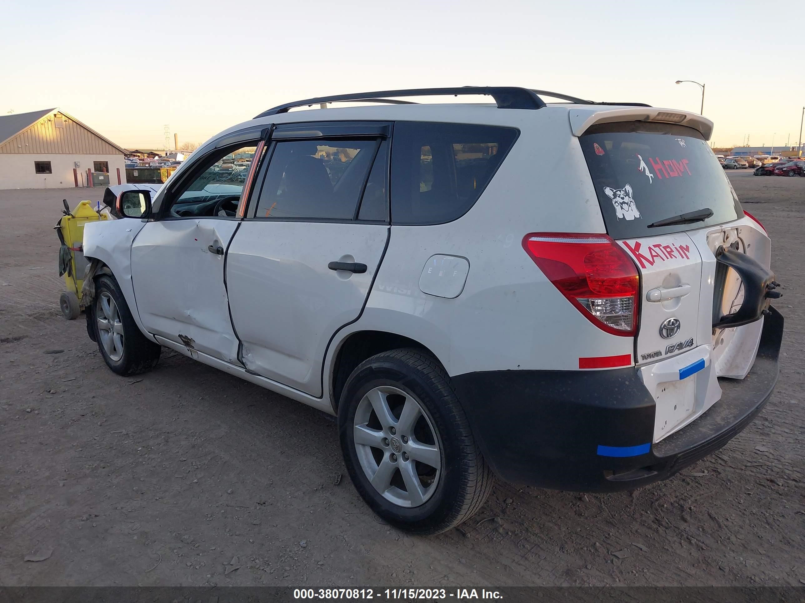 Photo 2 VIN: JTMBK33V065007084 - TOYOTA RAV 4 