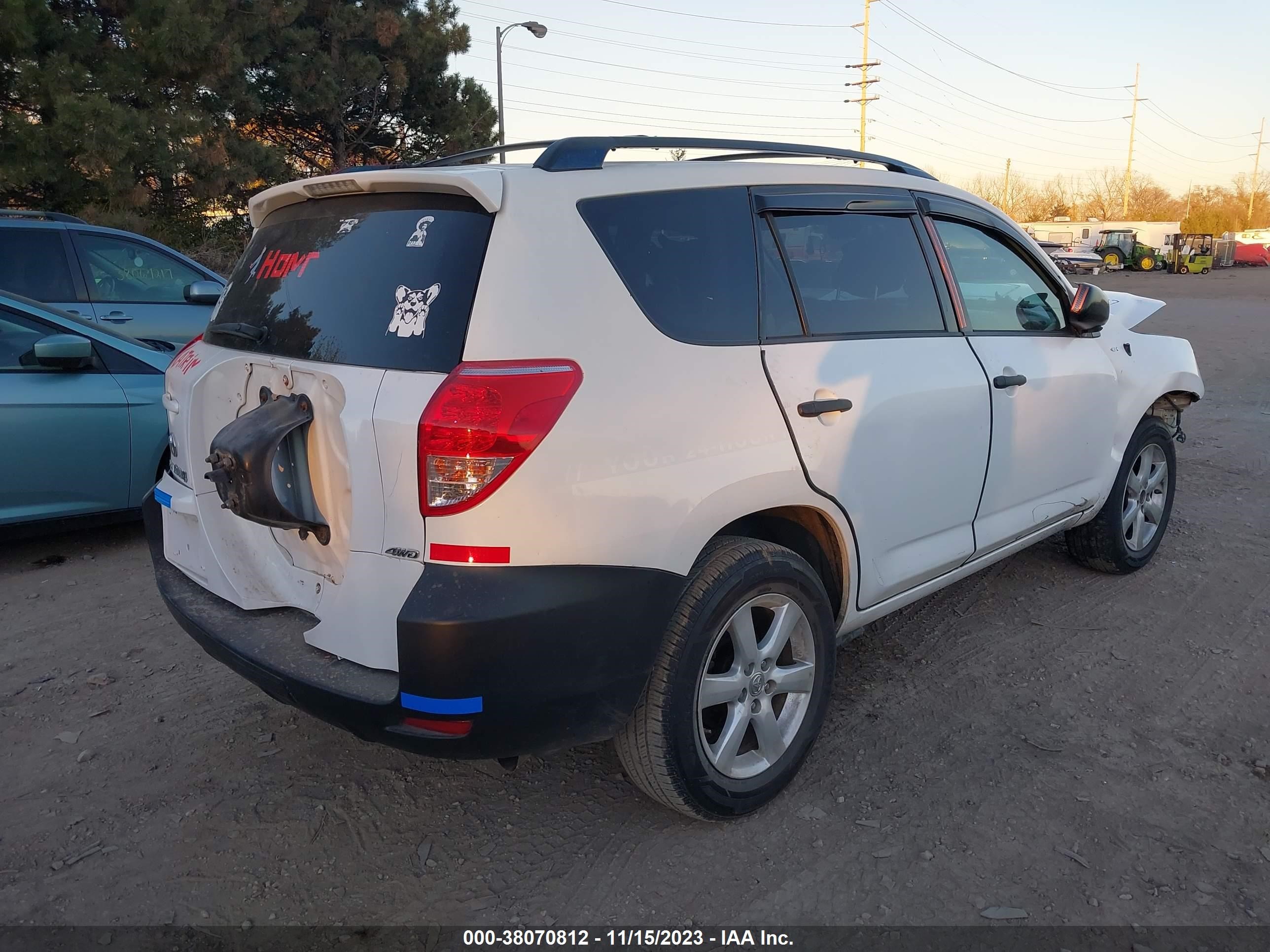 Photo 3 VIN: JTMBK33V065007084 - TOYOTA RAV 4 