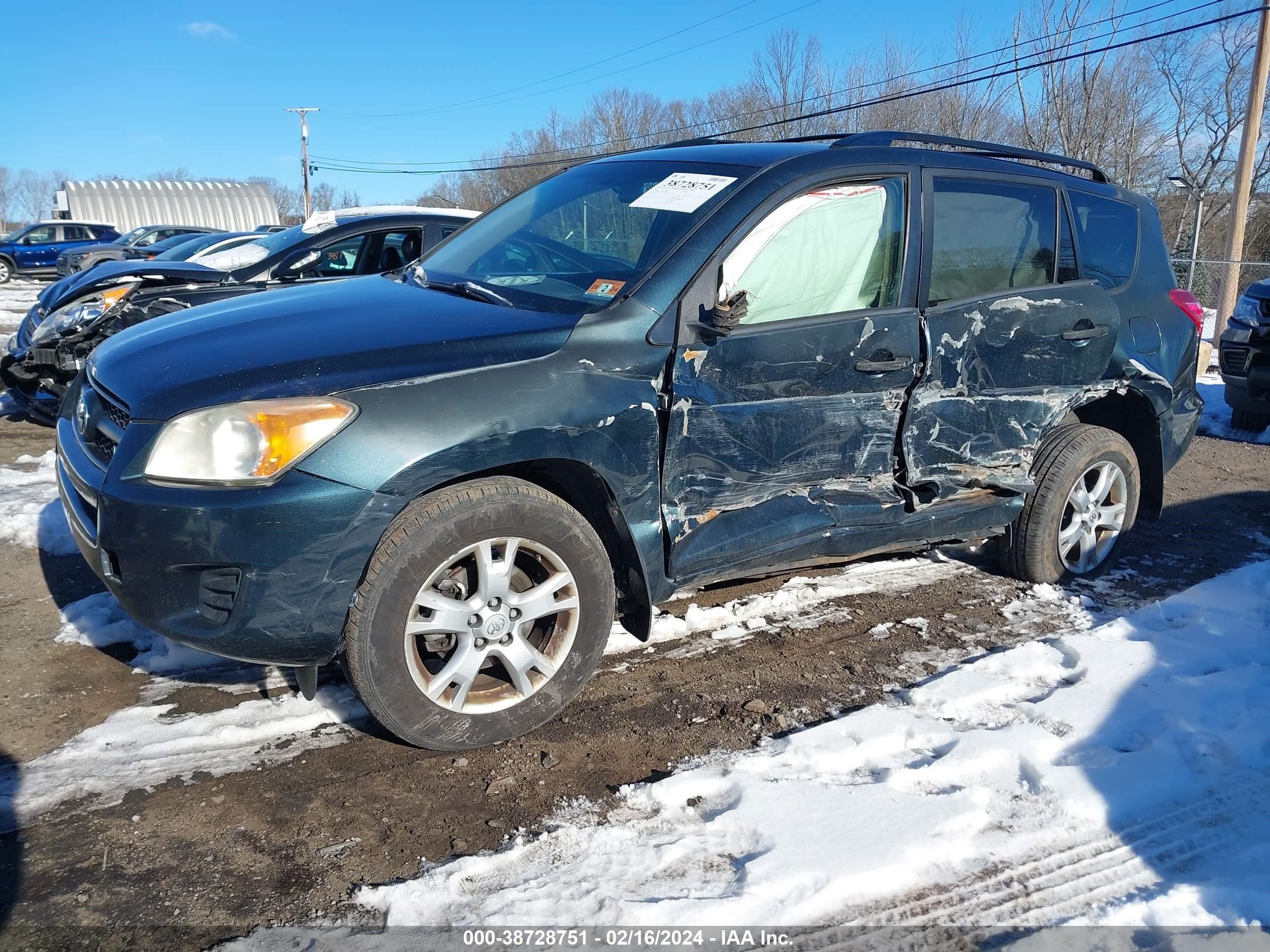 Photo 1 VIN: JTMBK33V49D008216 - TOYOTA RAV 4 