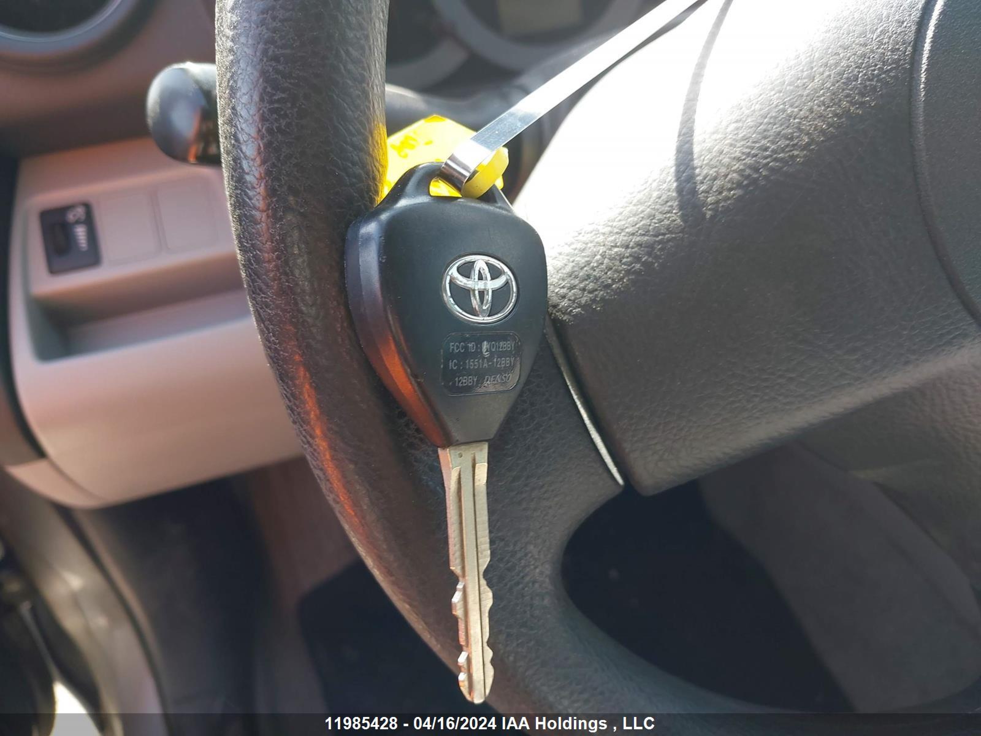 Photo 10 VIN: JTMBK33V585059183 - TOYOTA RAV 4 