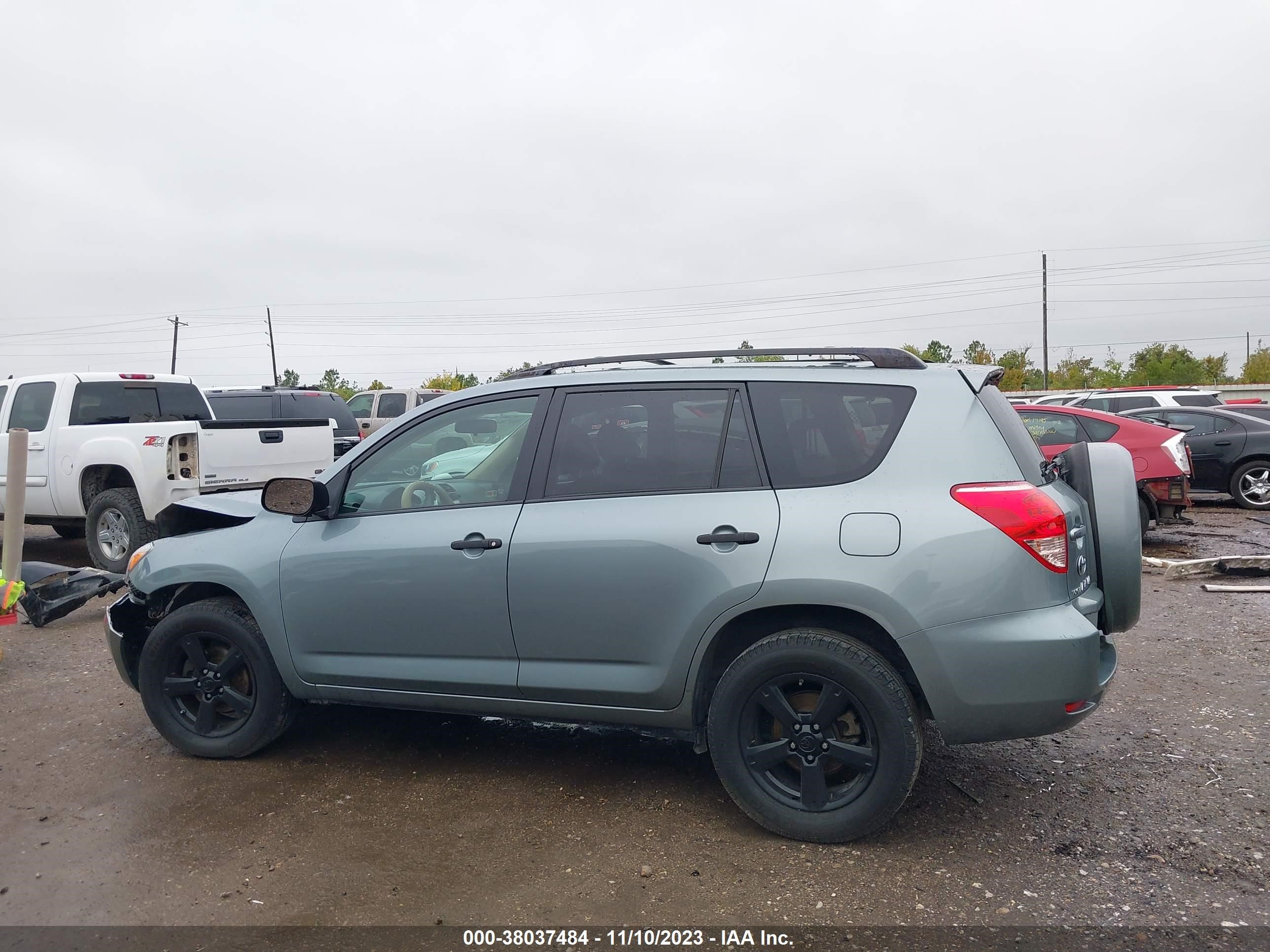 Photo 13 VIN: JTMBK33V775027835 - TOYOTA RAV 4 