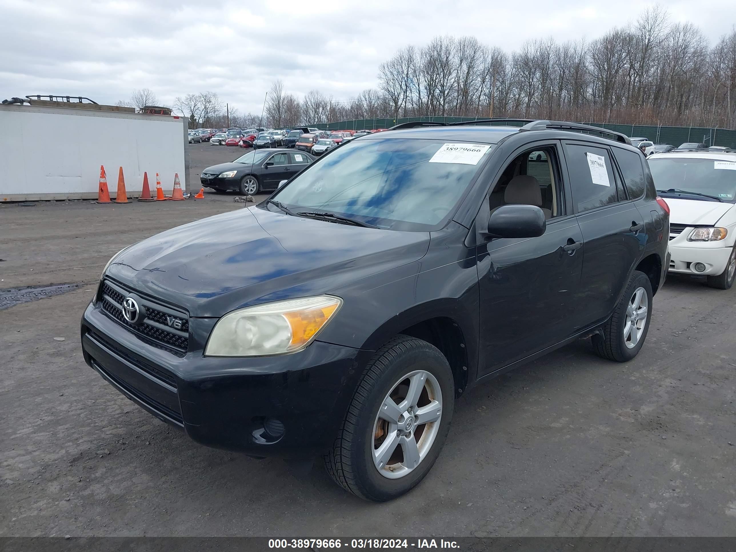 Photo 1 VIN: JTMBK35V185044385 - TOYOTA RAV 4 