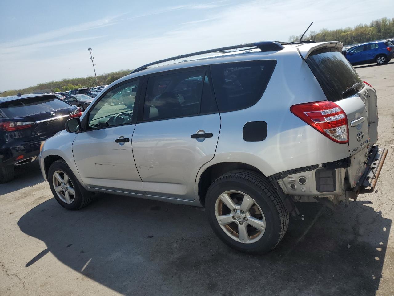 Photo 1 VIN: JTMBK4DVXAD011775 - TOYOTA RAV 4 