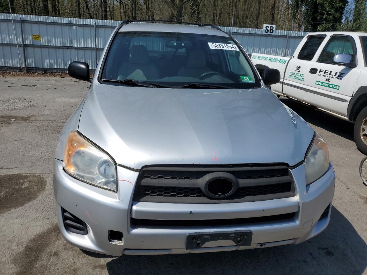 Photo 4 VIN: JTMBK4DVXAD011775 - TOYOTA RAV 4 