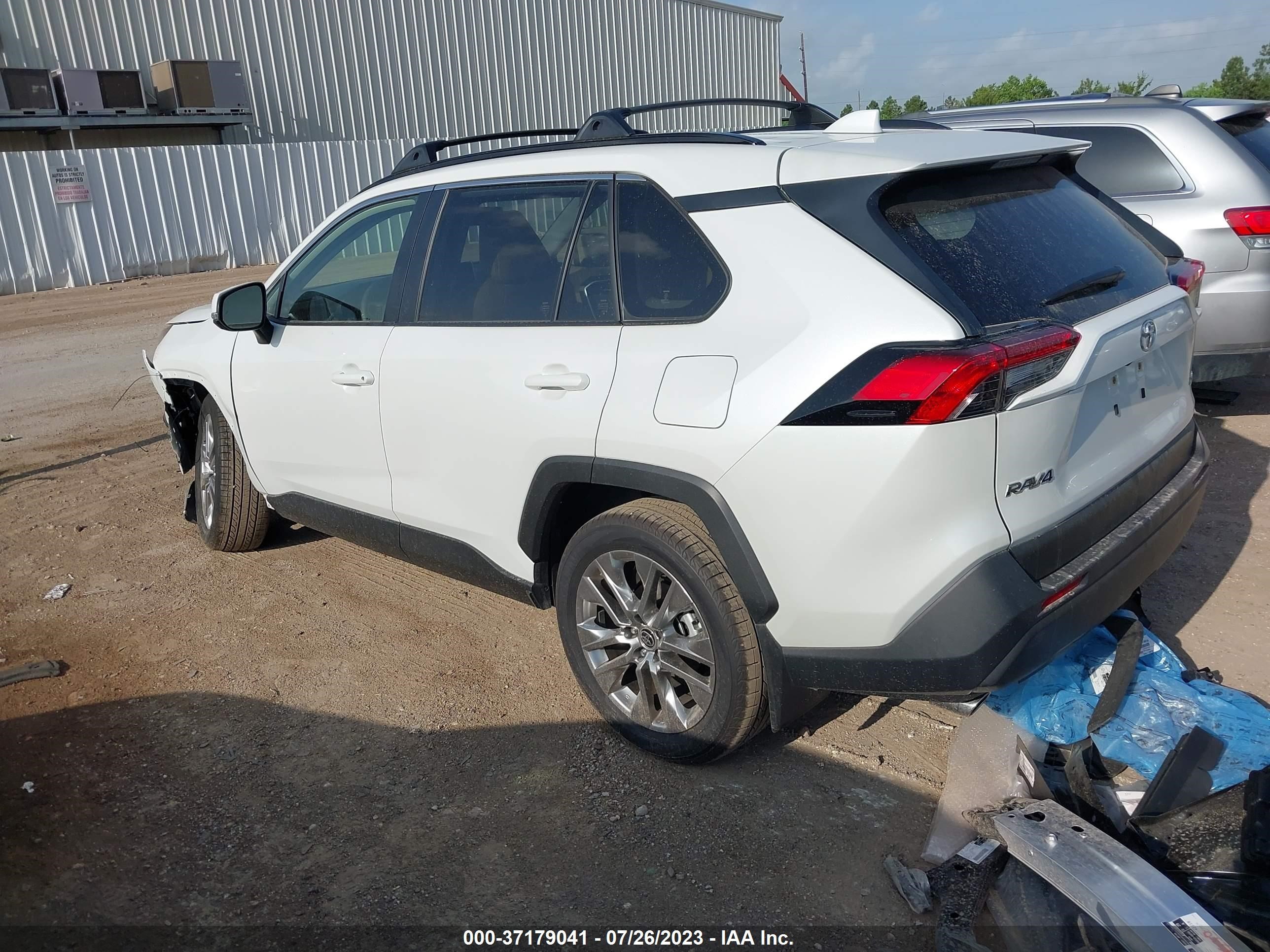 Photo 2 VIN: JTMC1RFV0PD102063 - TOYOTA RAV 4 