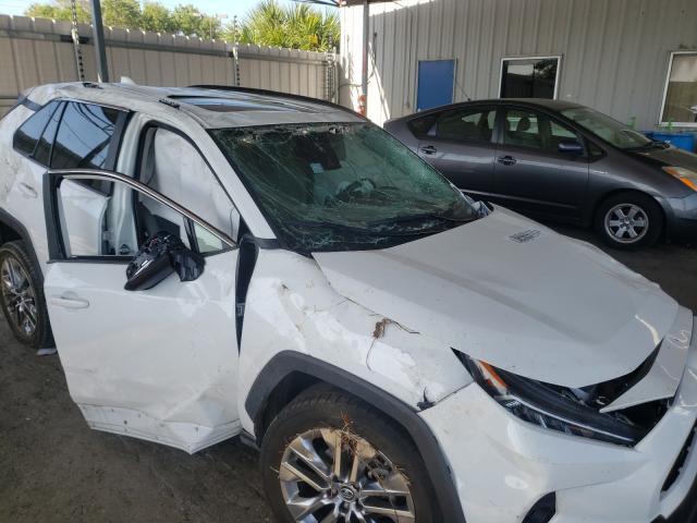 Photo 8 VIN: JTMC1RFV3KJ014571 - TOYOTA RAV4 XLE P 