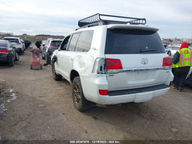 Photo 2 VIN: JTMCY7AJ1L4091069 - TOYOTA LAND CRUISER 