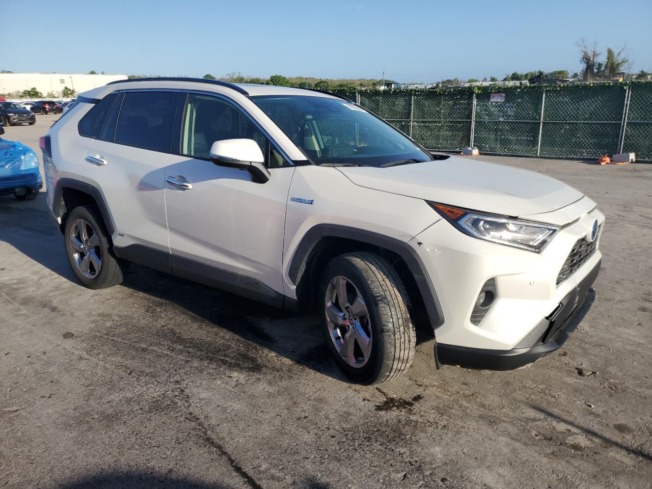 Photo 3 VIN: JTMD6RFV6MD516823 - TOYOTA RAV 4 