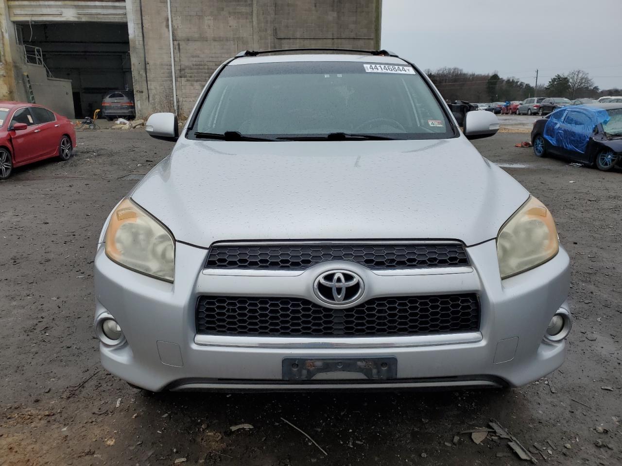 Photo 4 VIN: JTMDF4DV3AD021321 - TOYOTA RAV 4 