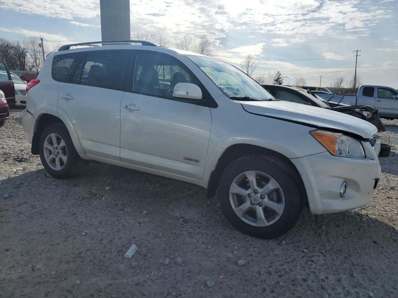 Photo 3 VIN: JTMDF4DV3C5055773 - TOYOTA RAV 4 