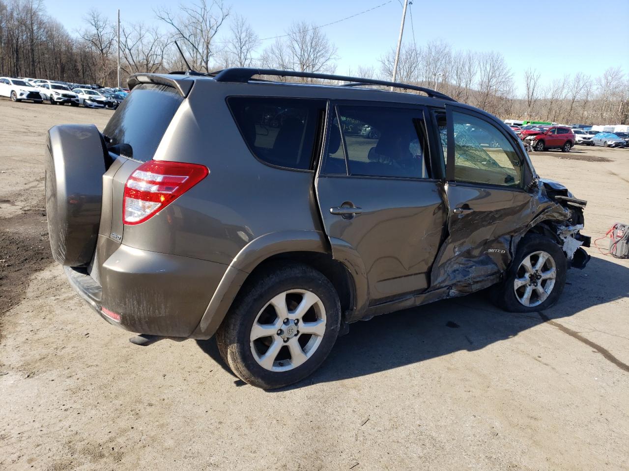 Photo 2 VIN: JTMDF4DV3CD044777 - TOYOTA RAV 4 