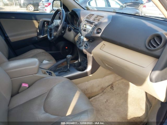 Photo 4 VIN: JTMDF4DV6B5043244 - TOYOTA RAV4 