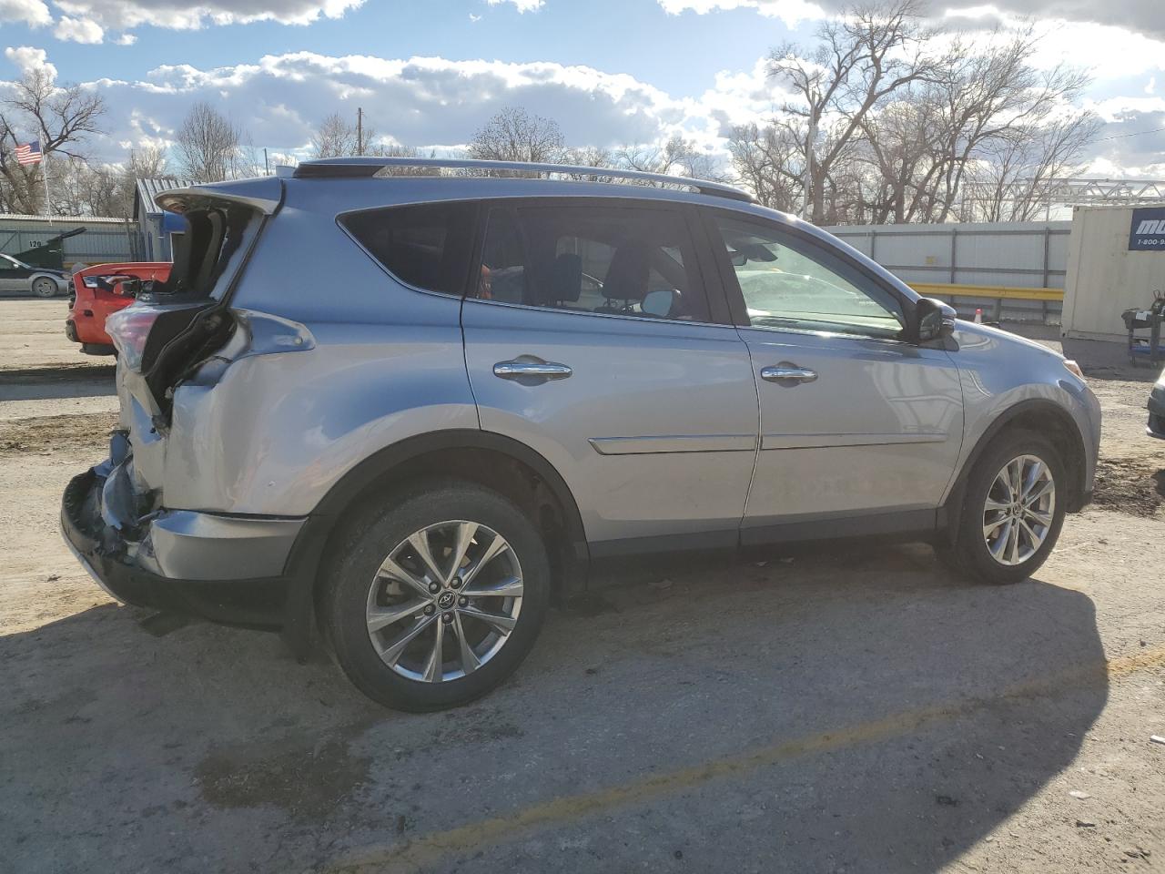 Photo 2 VIN: JTMDFREV0JD230687 - TOYOTA RAV 4 