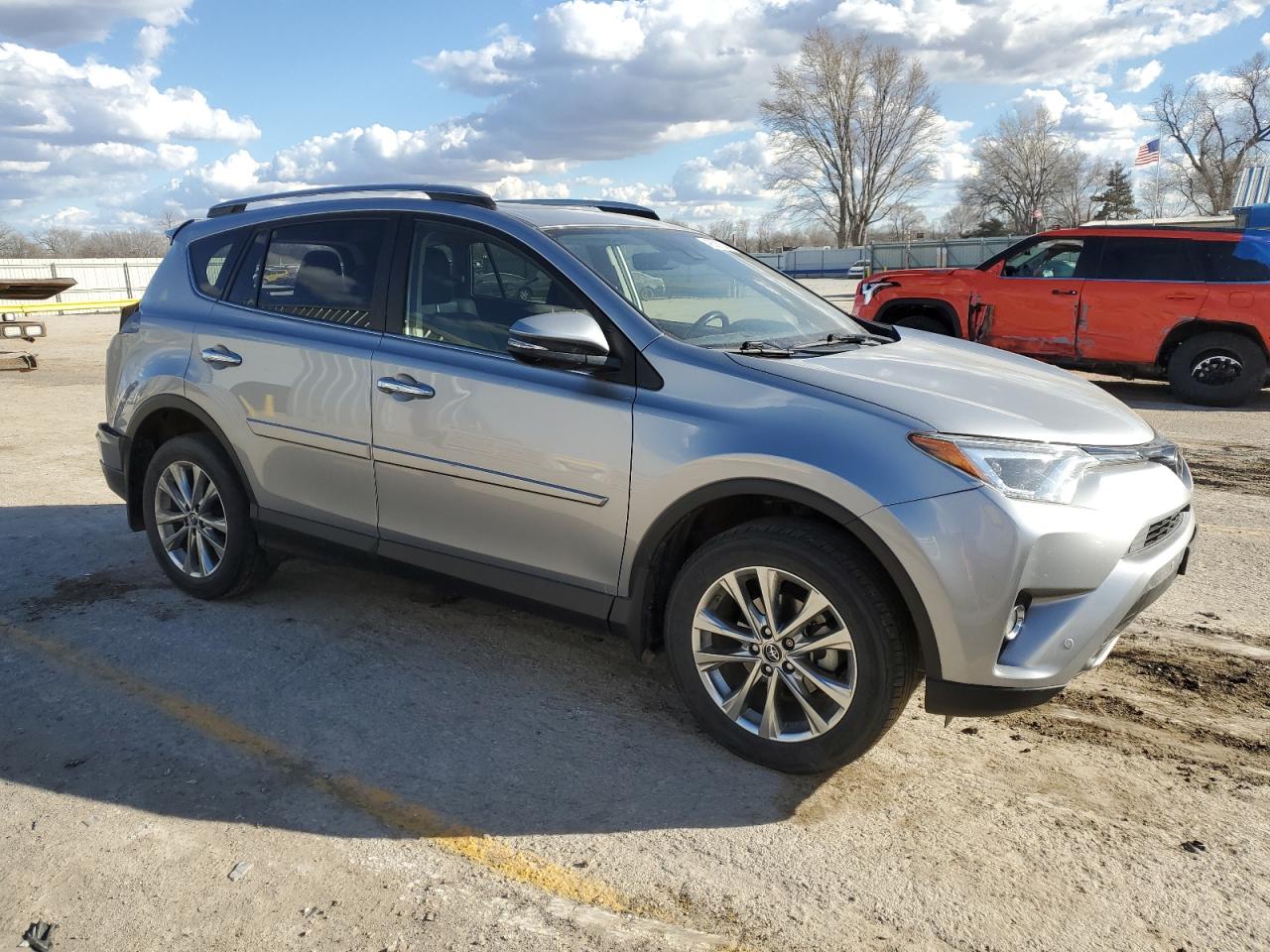 Photo 3 VIN: JTMDFREV0JD230687 - TOYOTA RAV 4 