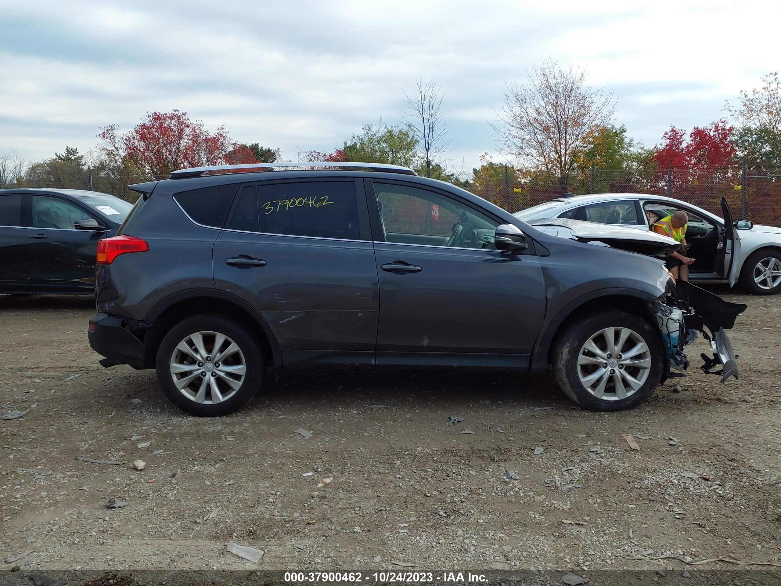 Photo 11 VIN: JTMDFREV3FD131448 - TOYOTA RAV 4 