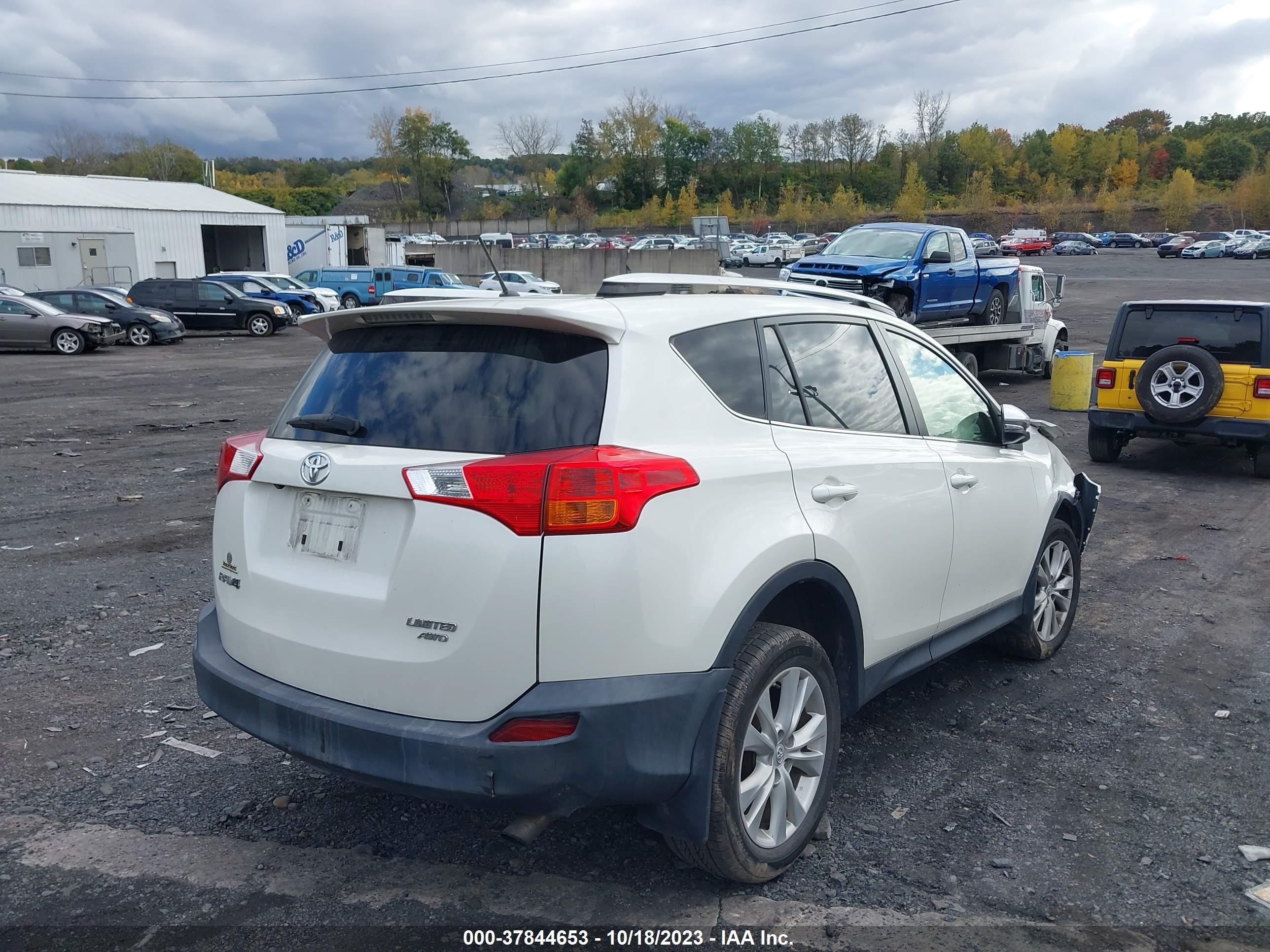 Photo 3 VIN: JTMDFREV4D5021709 - TOYOTA RAV 4 