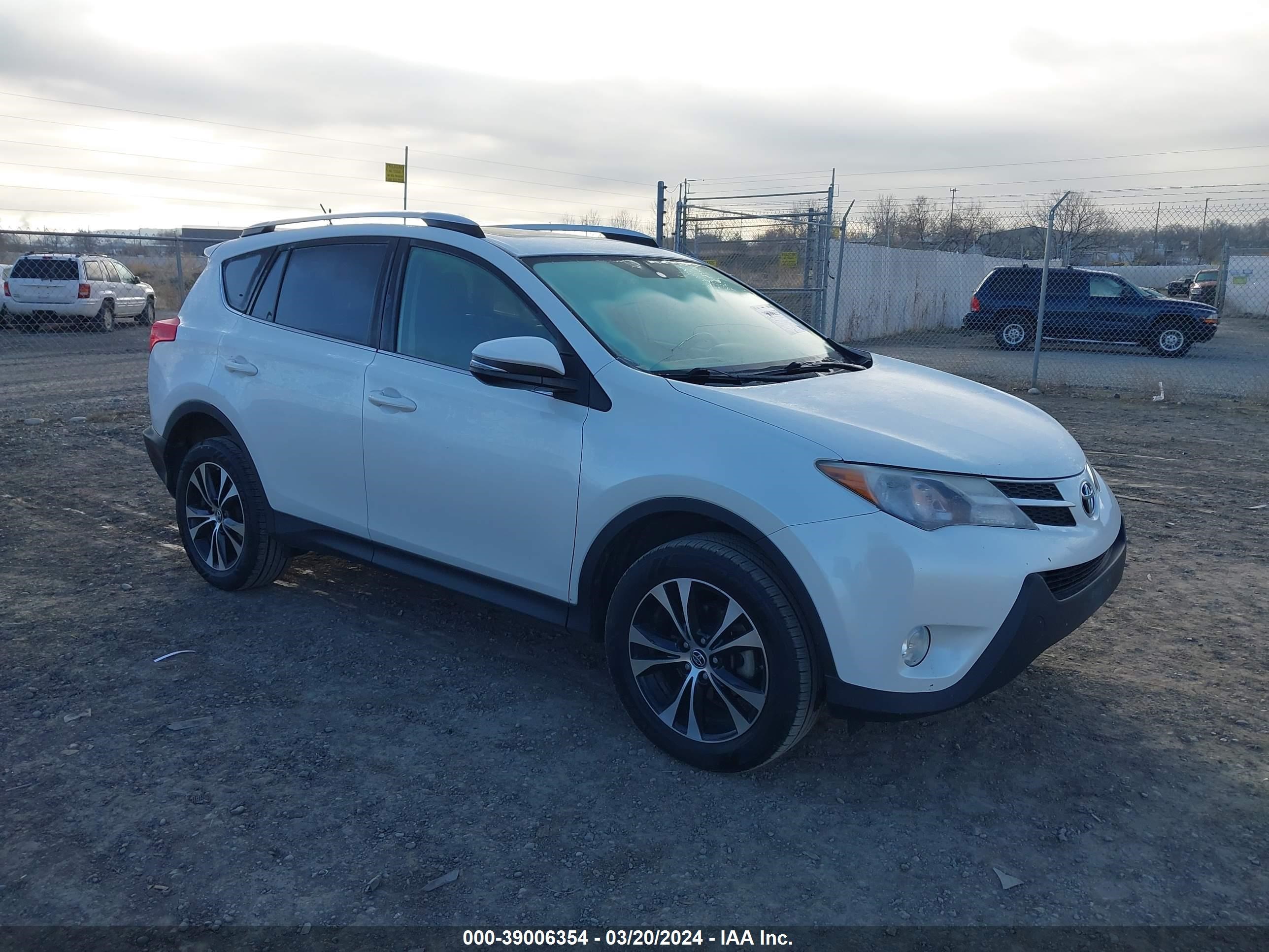 Photo 0 VIN: JTMDFREV4FD125240 - TOYOTA RAV 4 