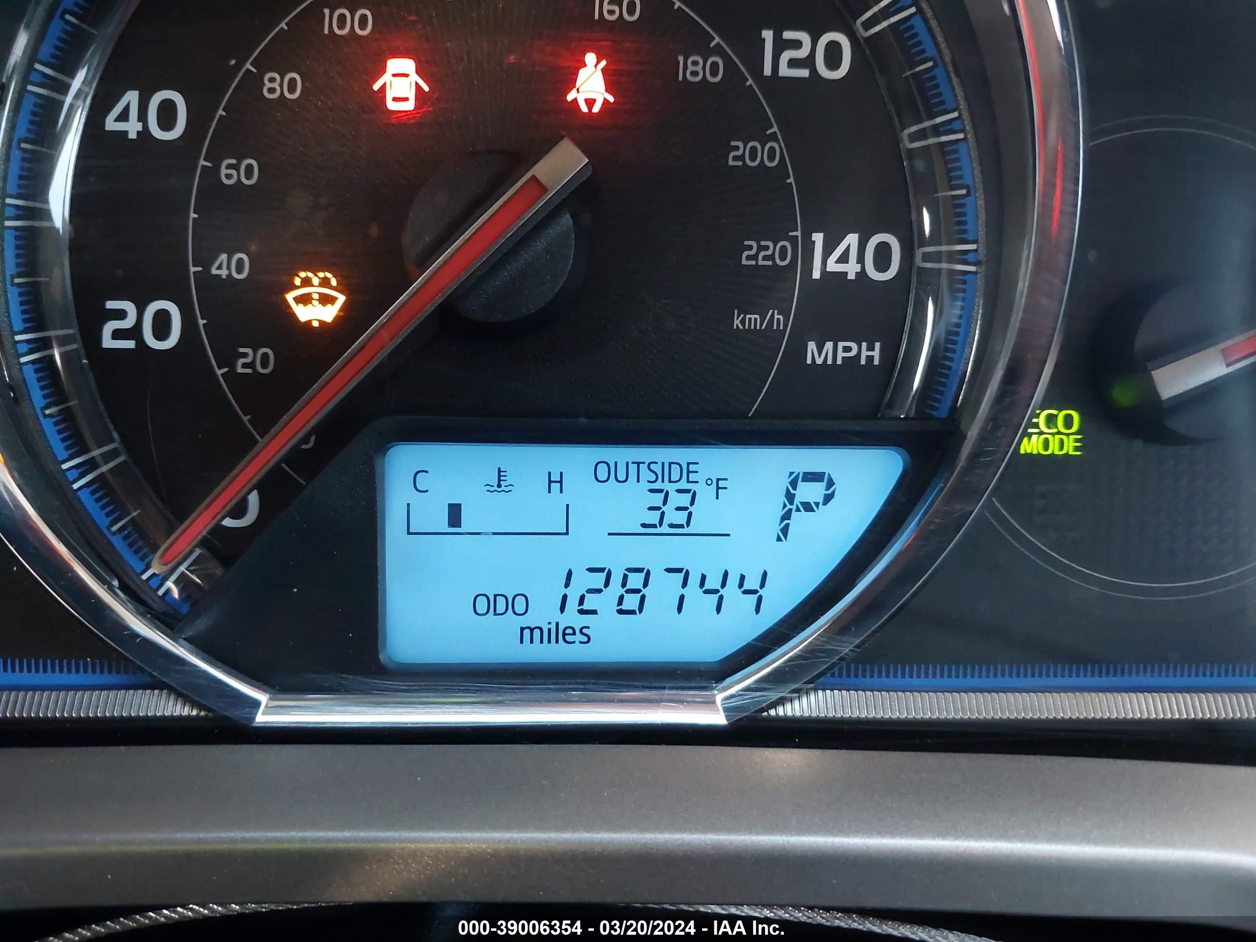 Photo 14 VIN: JTMDFREV4FD125240 - TOYOTA RAV 4 