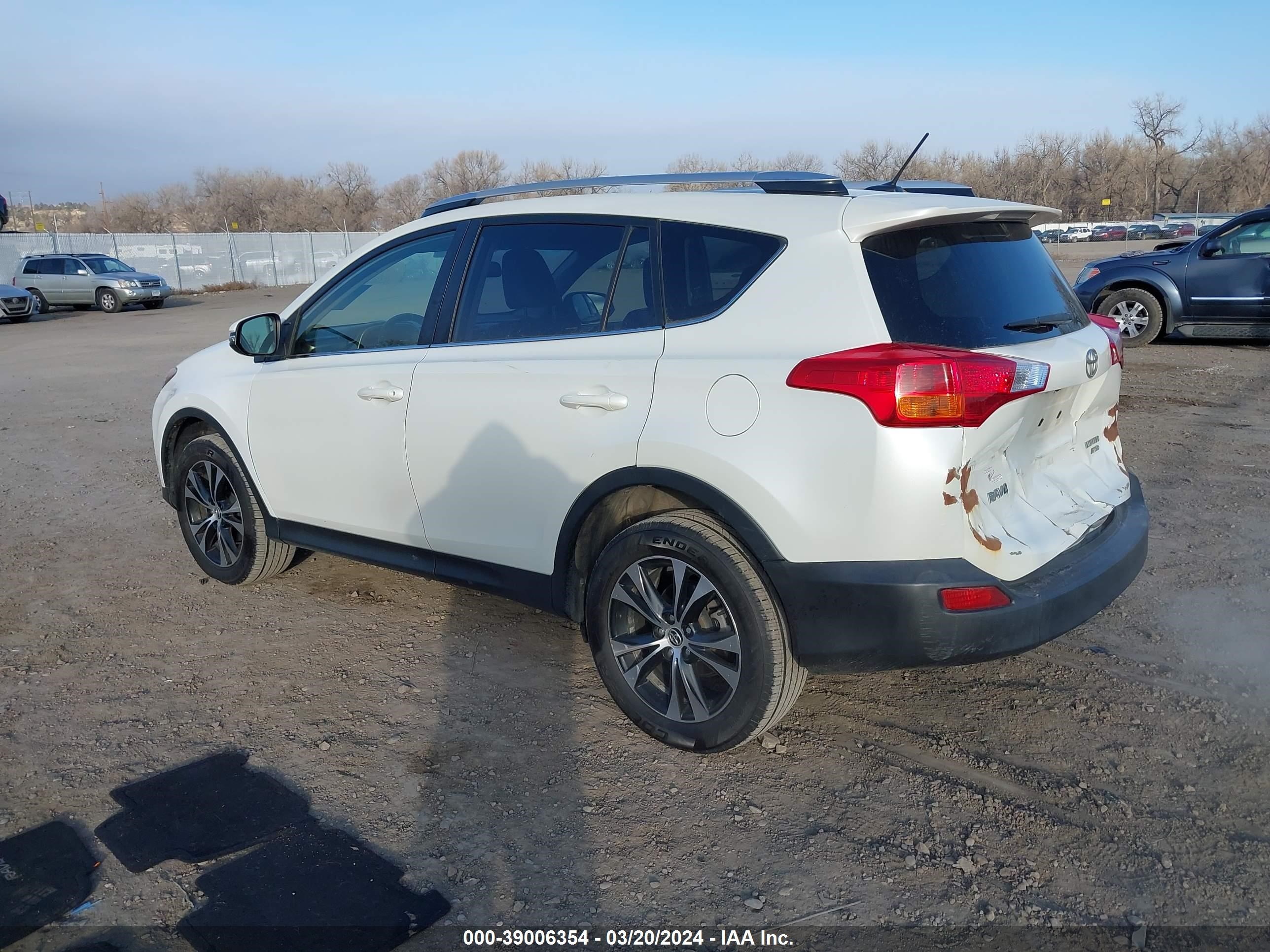 Photo 2 VIN: JTMDFREV4FD125240 - TOYOTA RAV 4 