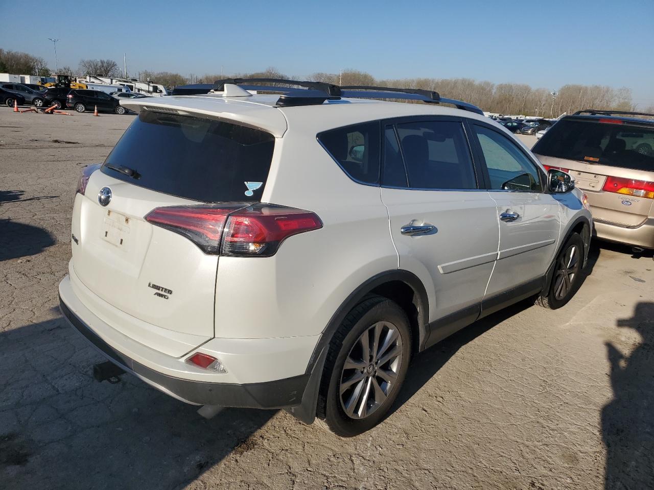 Photo 2 VIN: JTMDFREV6HD207280 - TOYOTA RAV 4 