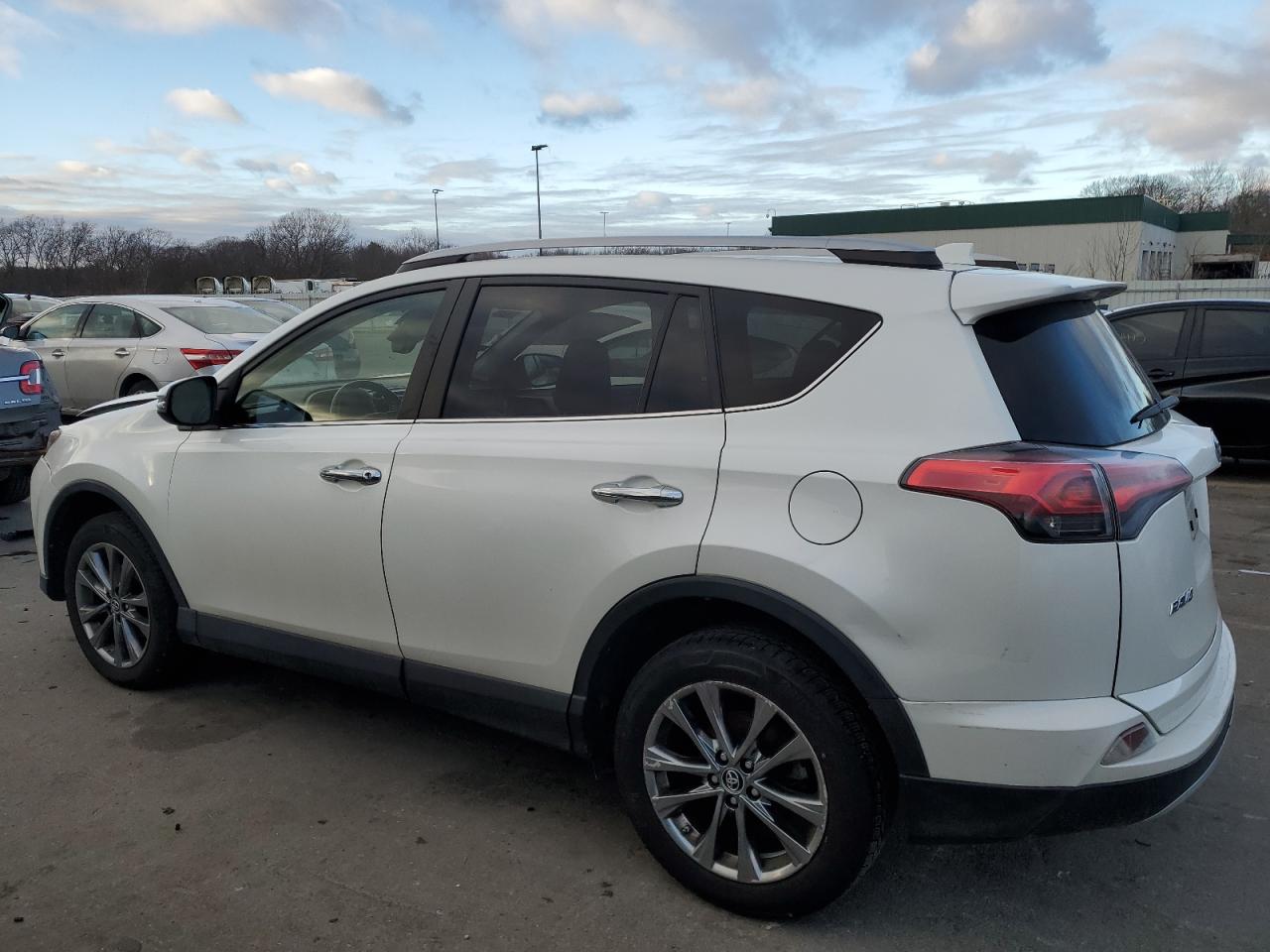 Photo 1 VIN: JTMDFREV7JJ732596 - TOYOTA RAV 4 