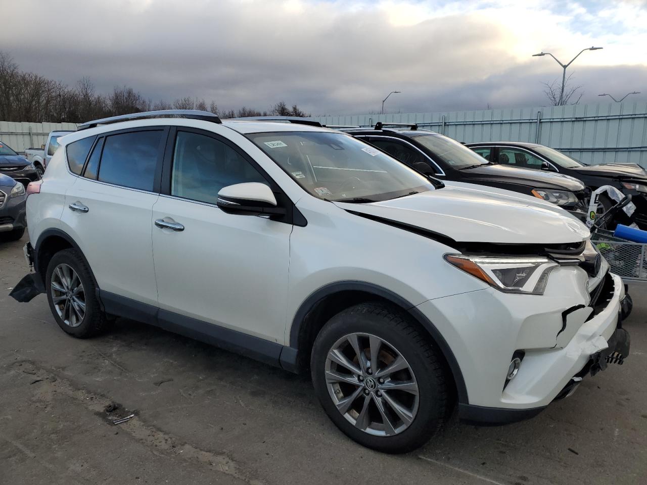 Photo 3 VIN: JTMDFREV7JJ732596 - TOYOTA RAV 4 