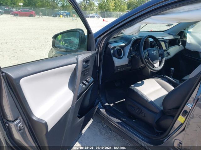 Photo 4 VIN: JTMDFREV8HD209774 - TOYOTA RAV4 