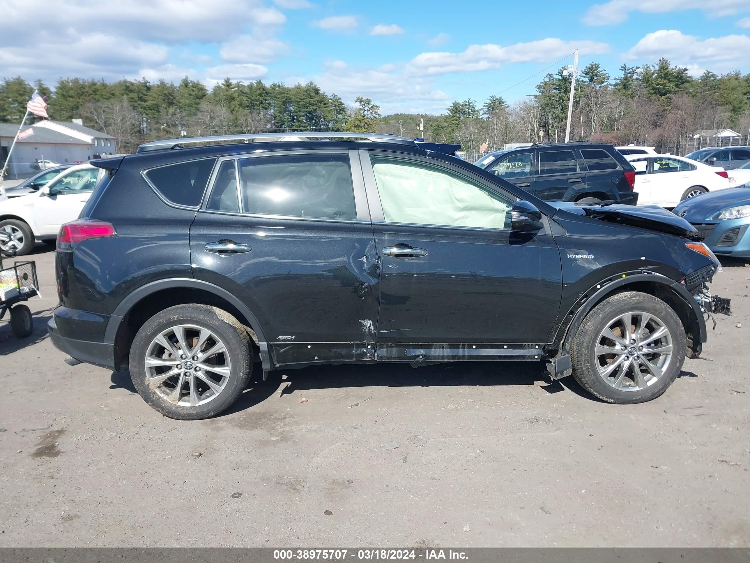 Photo 13 VIN: JTMDJREV3JD194055 - TOYOTA RAV 4 