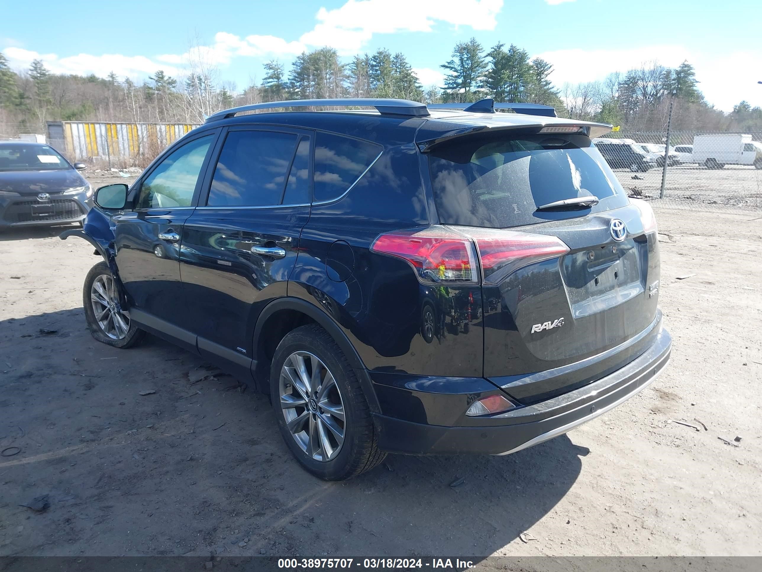 Photo 2 VIN: JTMDJREV3JD194055 - TOYOTA RAV 4 