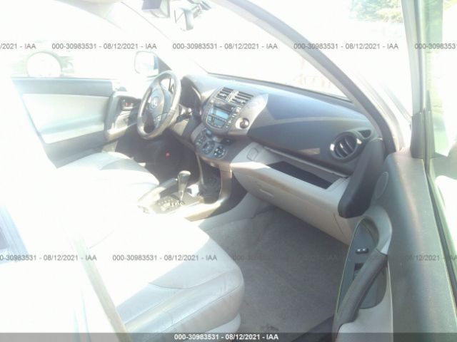 Photo 4 VIN: JTMDK4DV4AD011442 - TOYOTA RAV4 