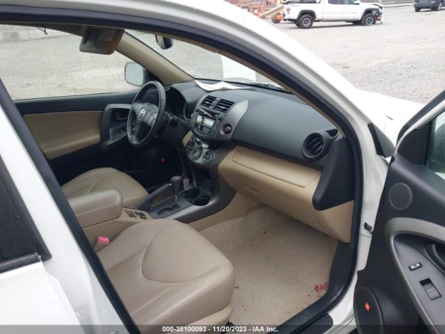 Photo 4 VIN: JTMDK4DV5BD018532 - TOYOTA RAV4 