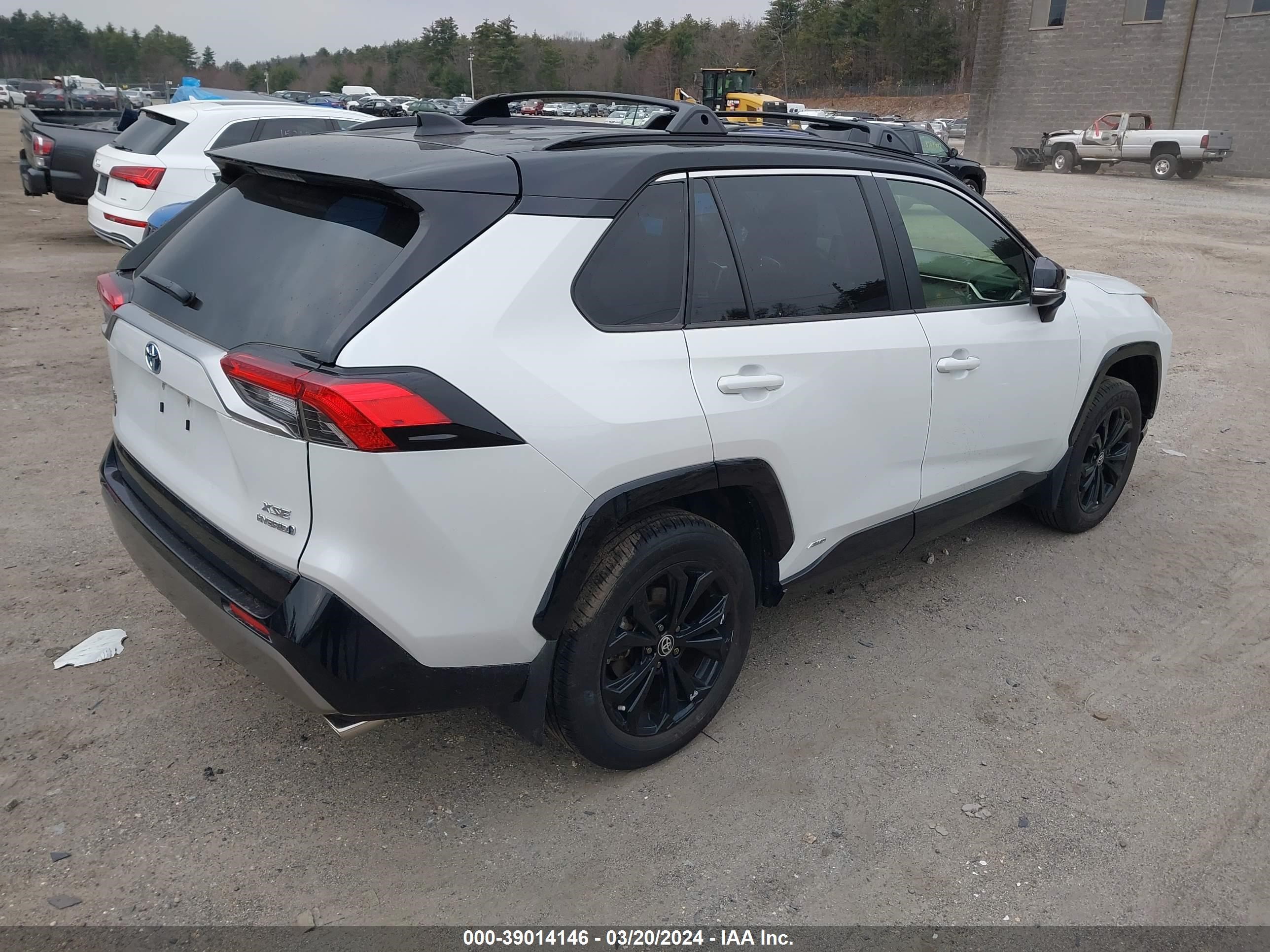 Photo 3 VIN: JTME6RFVXPD537425 - TOYOTA RAV 4 