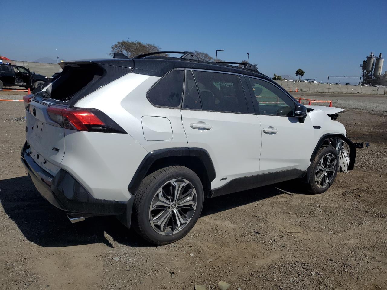 Photo 2 VIN: JTMEB3FVXPD147367 - TOYOTA RAV 4 