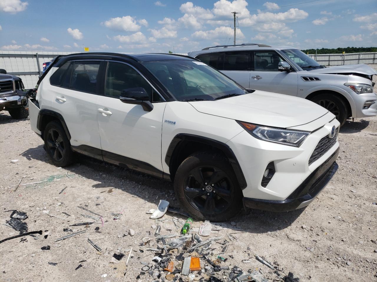 Photo 3 VIN: JTMEWRFV0KJ011685 - TOYOTA RAV 4 