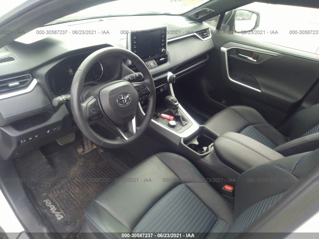 Photo 4 VIN: JTMEWRFV8KD521006 - TOYOTA RAV4 