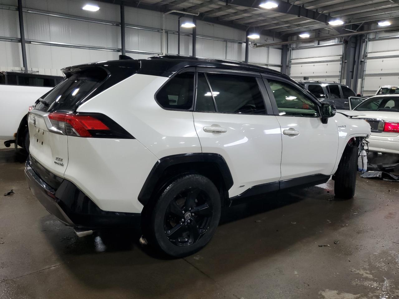 Photo 2 VIN: JTMEWRFV8LJ037095 - TOYOTA RAV 4 