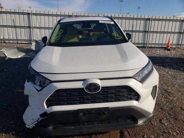 Photo 4 VIN: JTMF1RFV1KJ011861 - TOYOTA RAV4 LE 