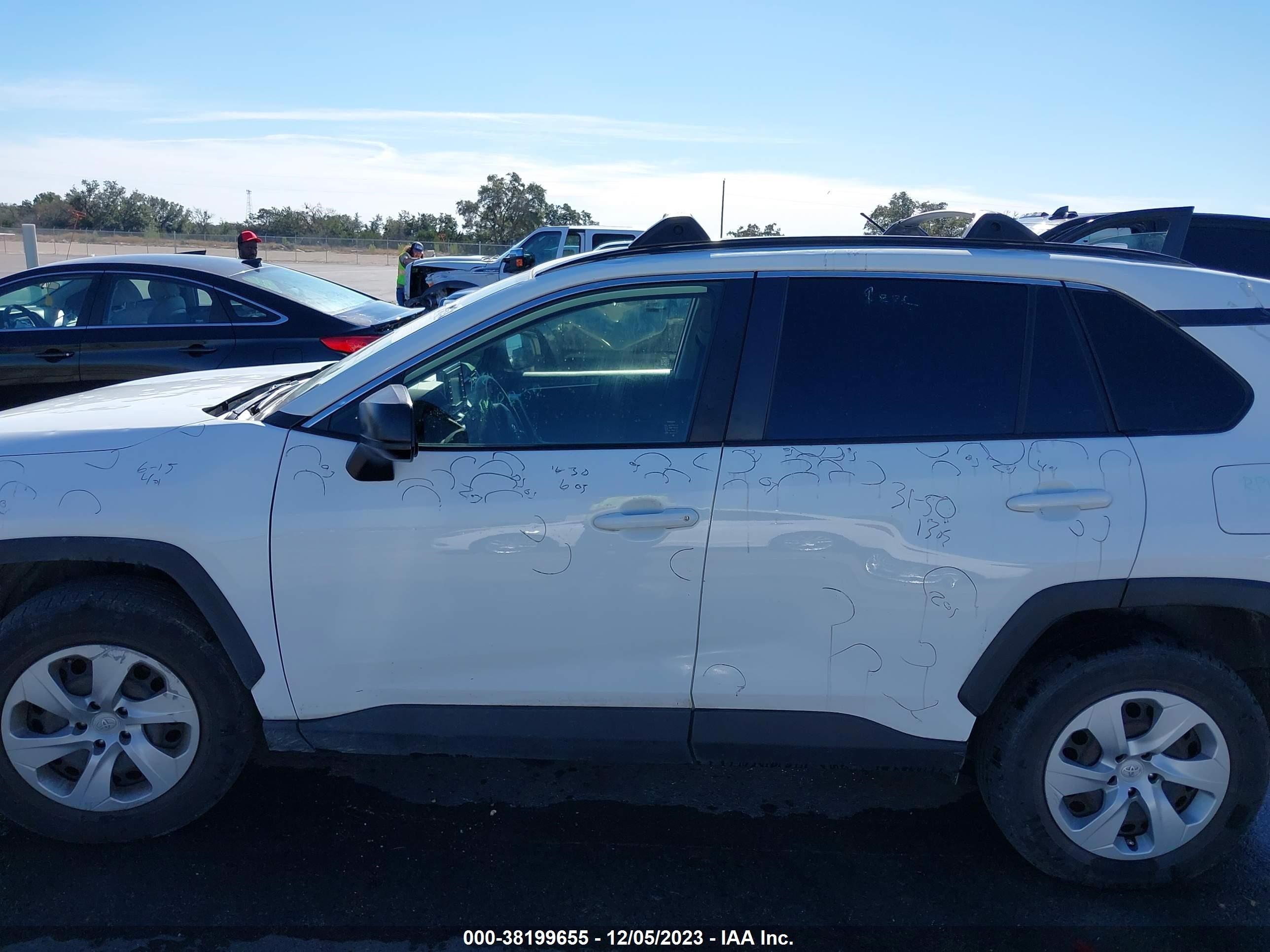 Photo 13 VIN: JTMH1RFV8KD014750 - TOYOTA RAV 4 