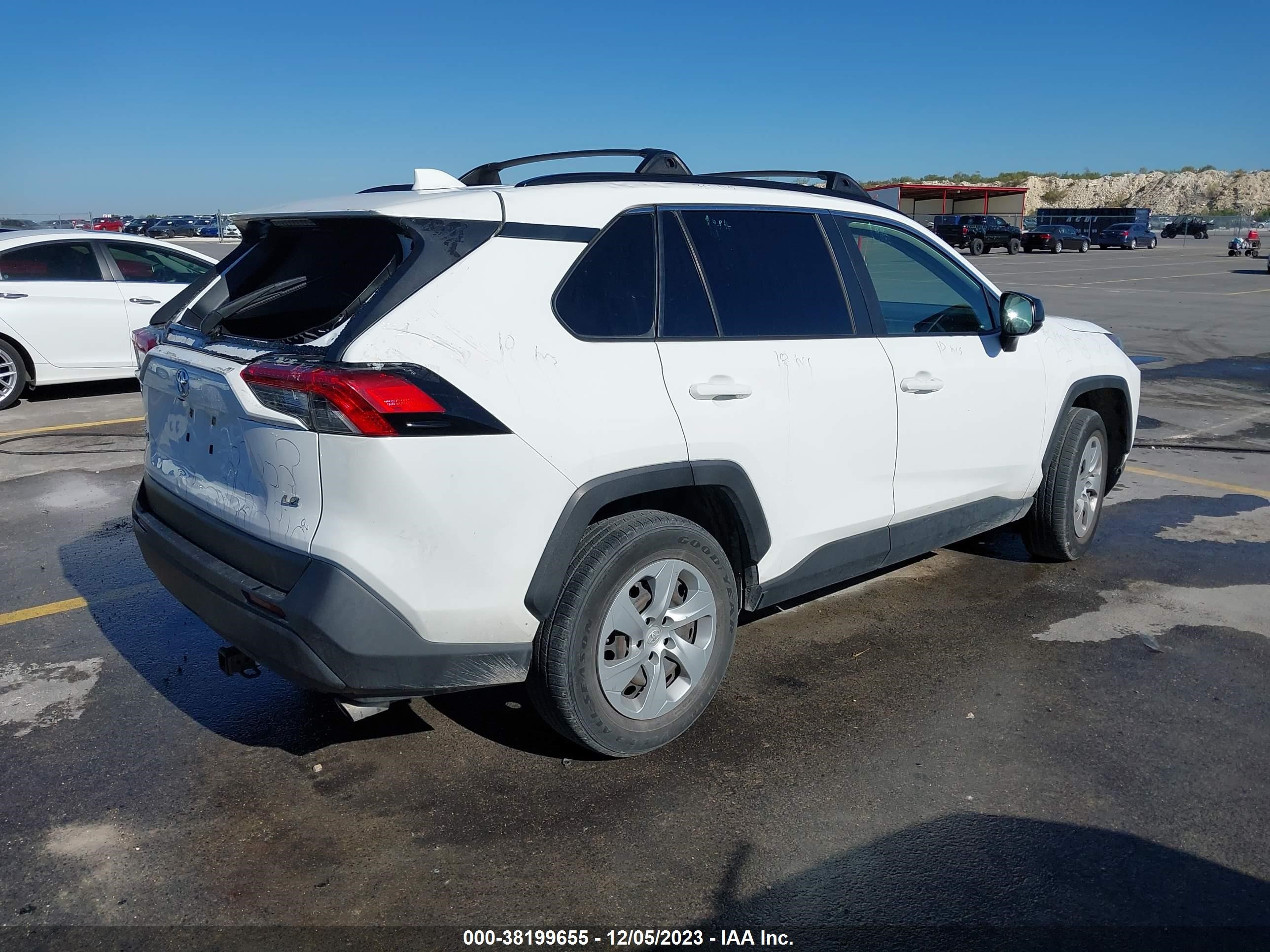 Photo 3 VIN: JTMH1RFV8KD014750 - TOYOTA RAV 4 