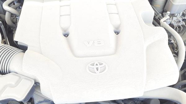 Photo 29 VIN: JTMHT05J085007301 - TOYOTA LAND CRUISER 