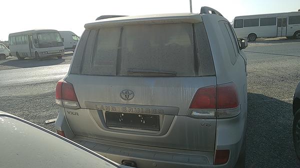 Photo 5 VIN: JTMHT05J6B4052160 - TOYOTA LAND CRUISER 