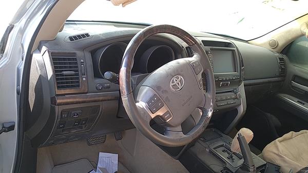 Photo 9 VIN: JTMHT05J6B4052160 - TOYOTA LAND CRUISER 