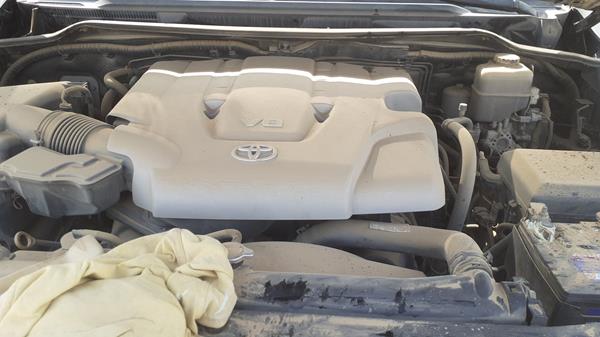 Photo 24 VIN: JTMHT05J995037303 - TOYOTA LAND CRUISER 