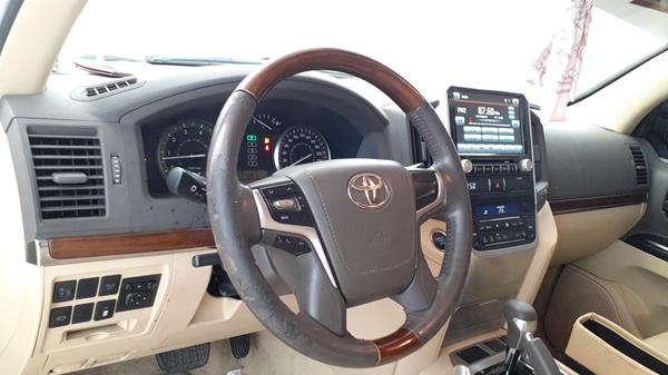 Photo 11 VIN: JTMHU01J0G4128448 - TOYOTA LAND CRUISER 