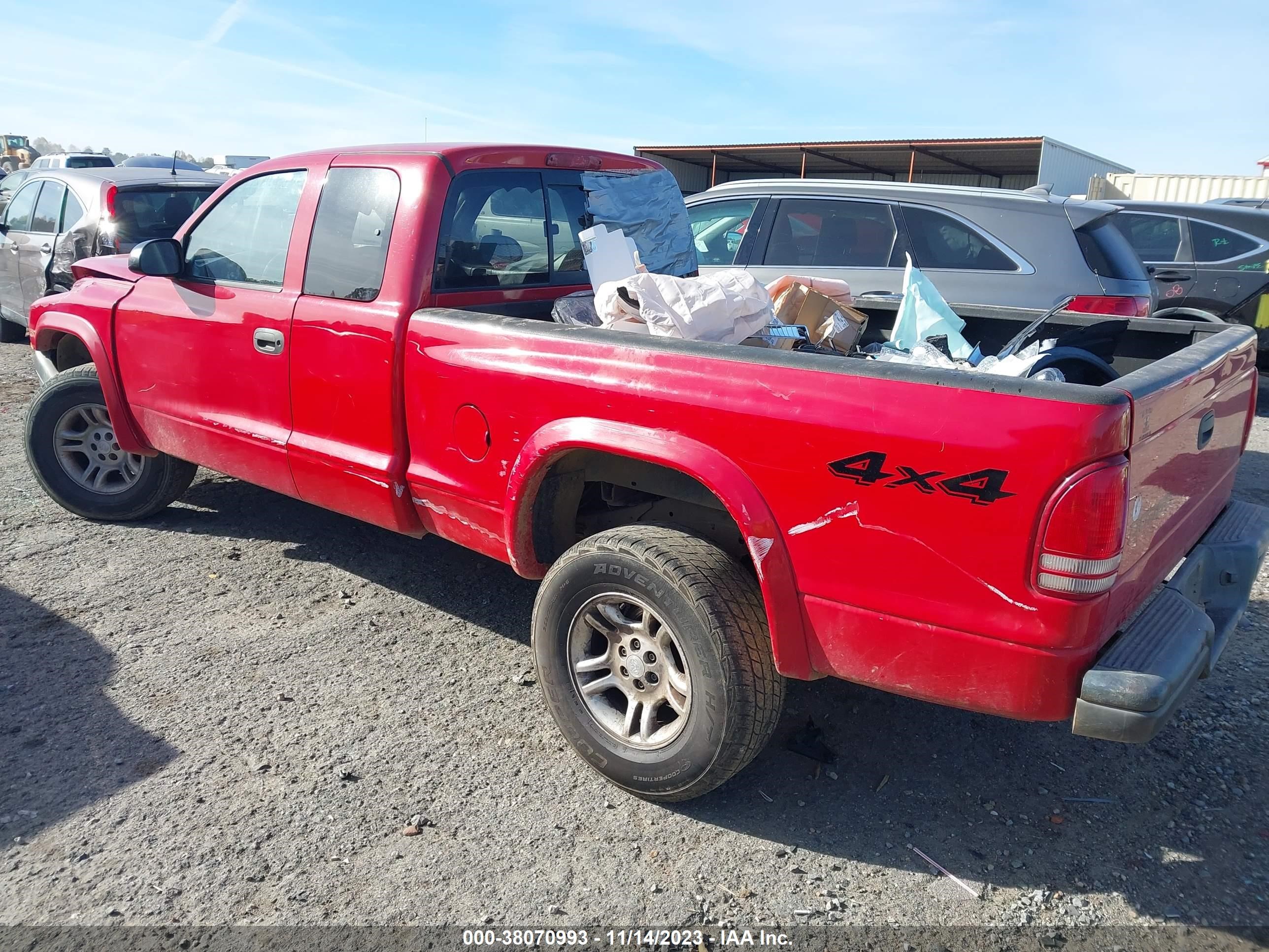 Photo 2 VIN: JTMHU01J2G4132923 - DODGE DAKOTA 