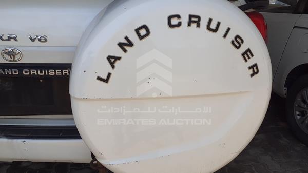 Photo 23 VIN: JTMHU09J2B5042002 - TOYOTA LAND CRUISER 