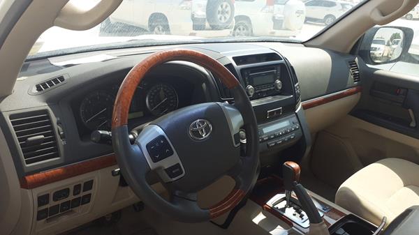 Photo 11 VIN: JTMHV09J0E4145880 - TOYOTA LAND CRUISER GXR V8 