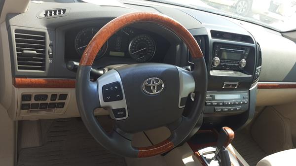 Photo 13 VIN: JTMHV09J0E4145880 - TOYOTA LAND CRUISER GXR V8 