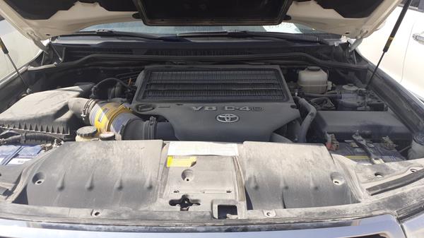 Photo 28 VIN: JTMHV09J0E4145880 - TOYOTA LAND CRUISER GXR V8 